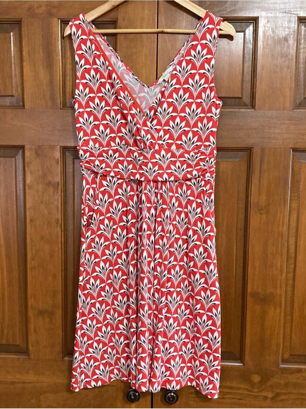 Boden Red Floral Effie fit & flare V-Neck Sleeveless Dress women’s size 12